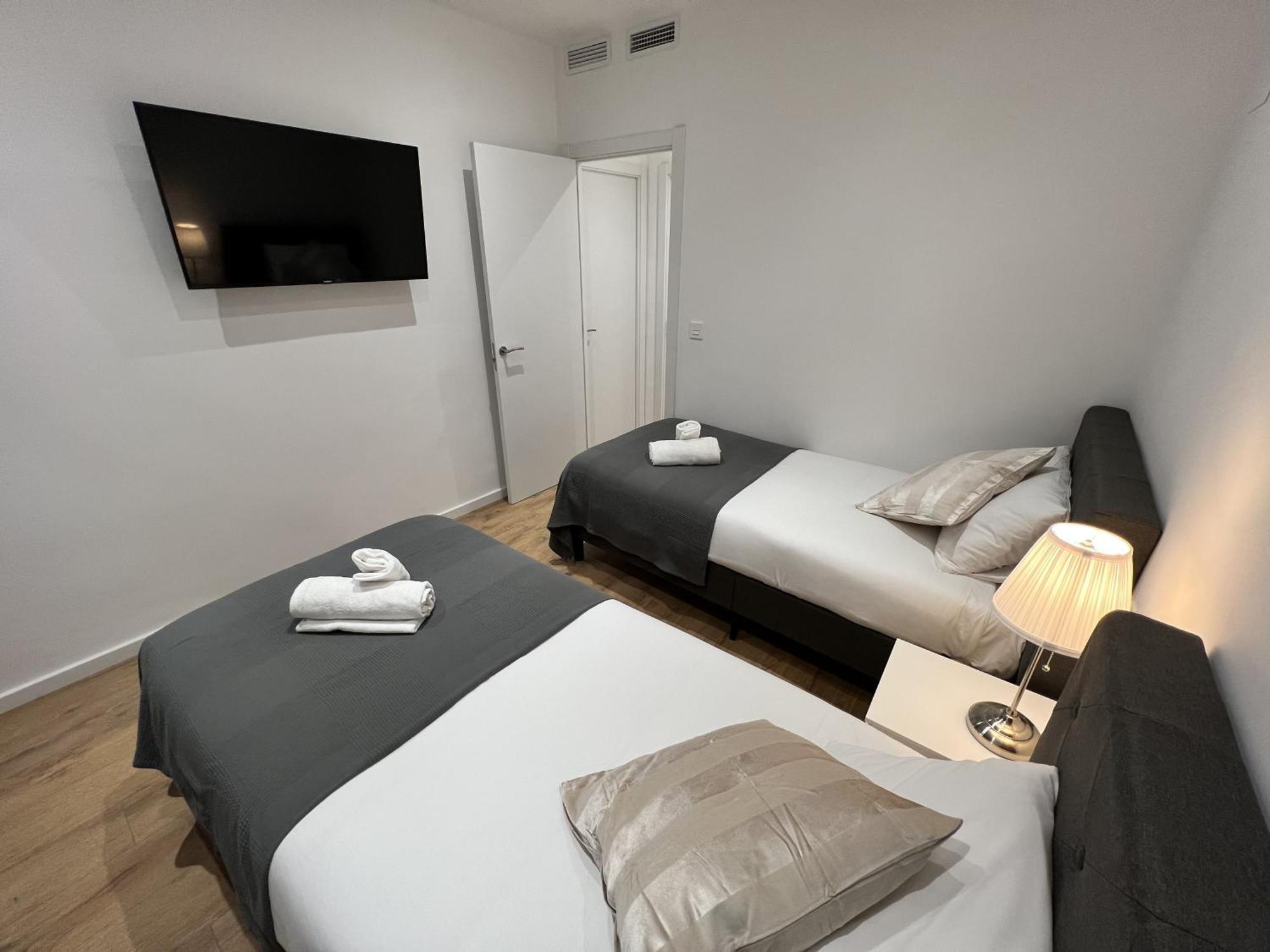 Apartamenticos Plaza Las Armas III ซาราโกซา ภายนอก รูปภาพ