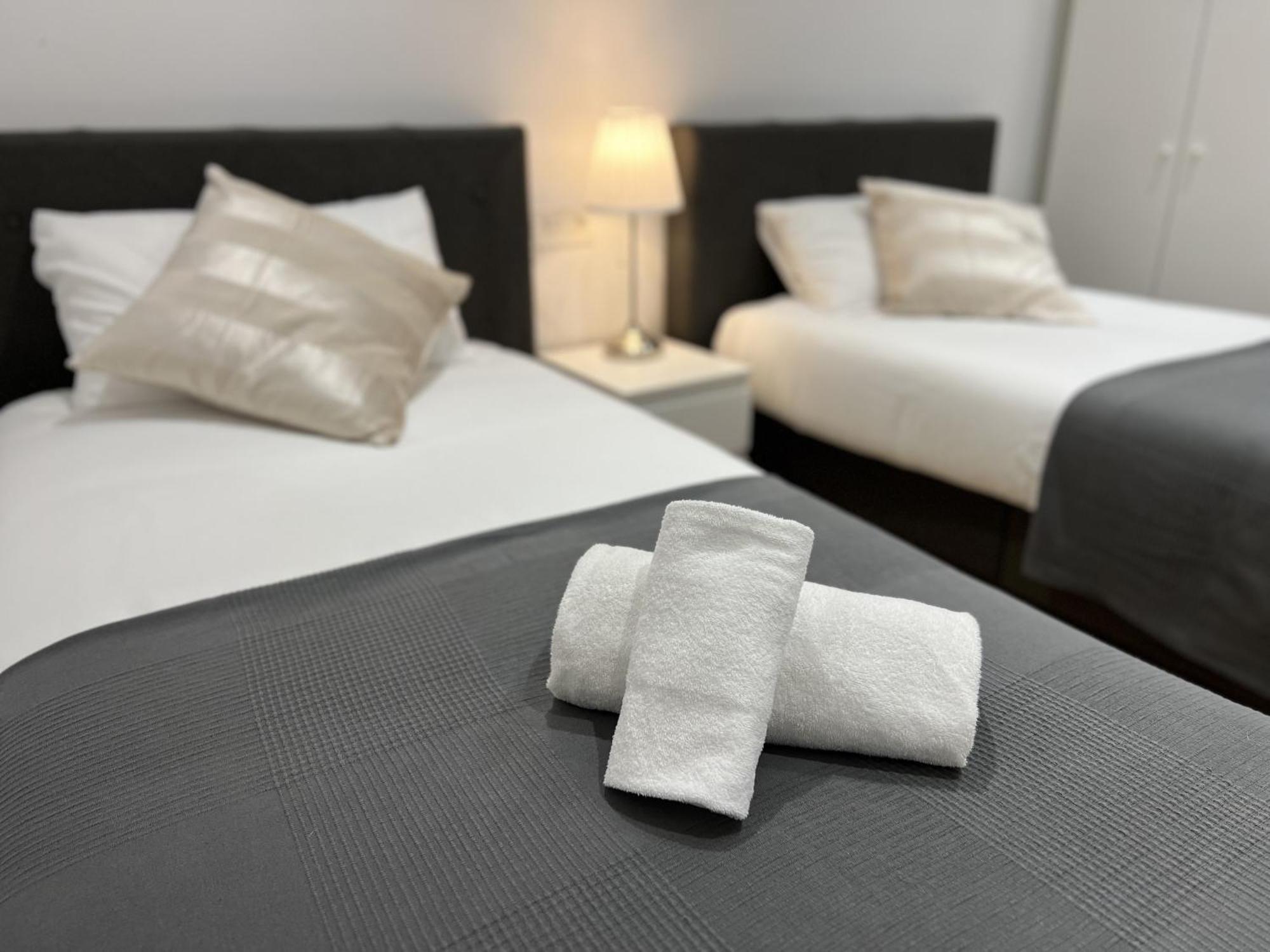 Apartamenticos Plaza Las Armas III ซาราโกซา ภายนอก รูปภาพ