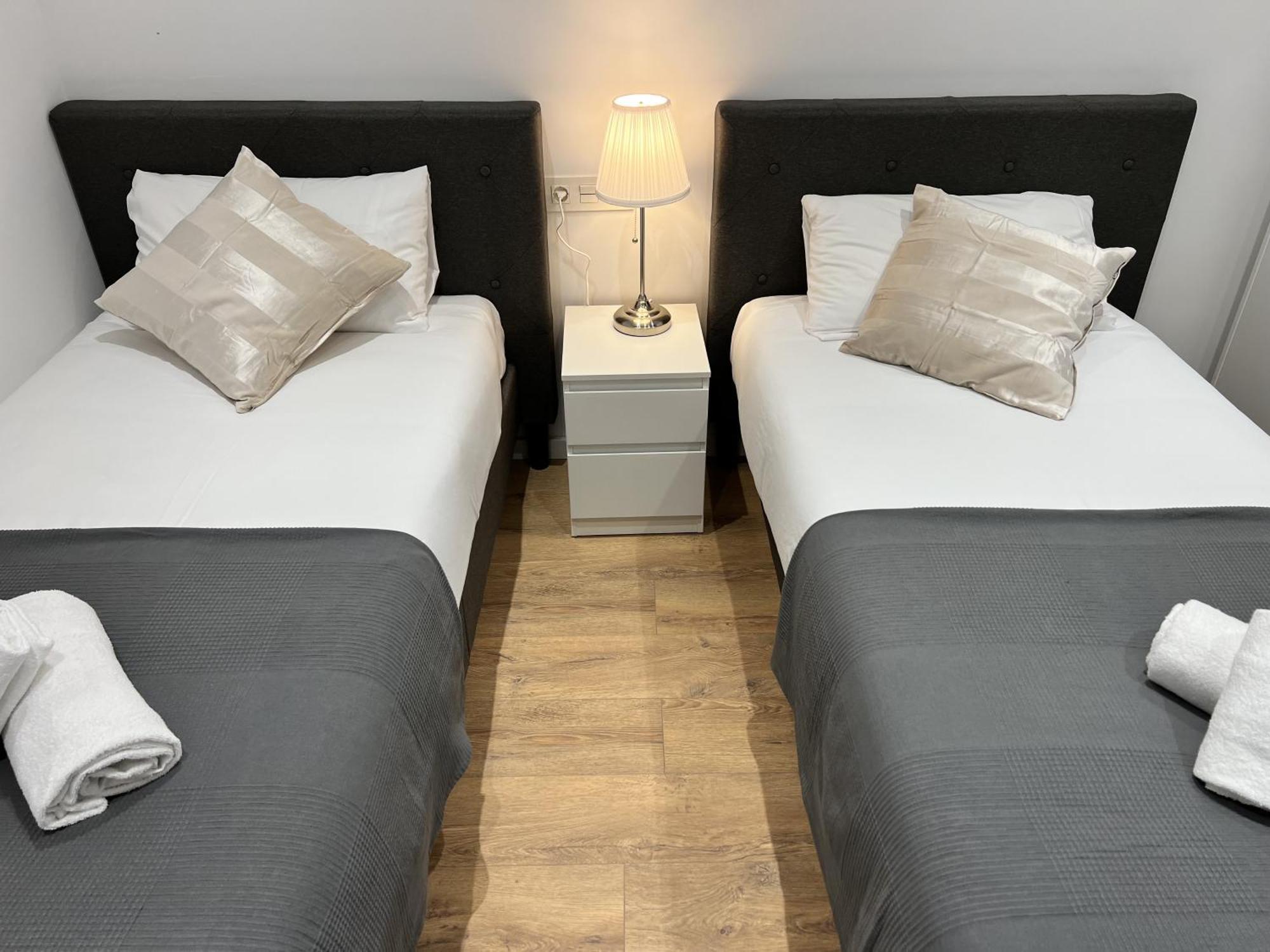 Apartamenticos Plaza Las Armas III ซาราโกซา ภายนอก รูปภาพ